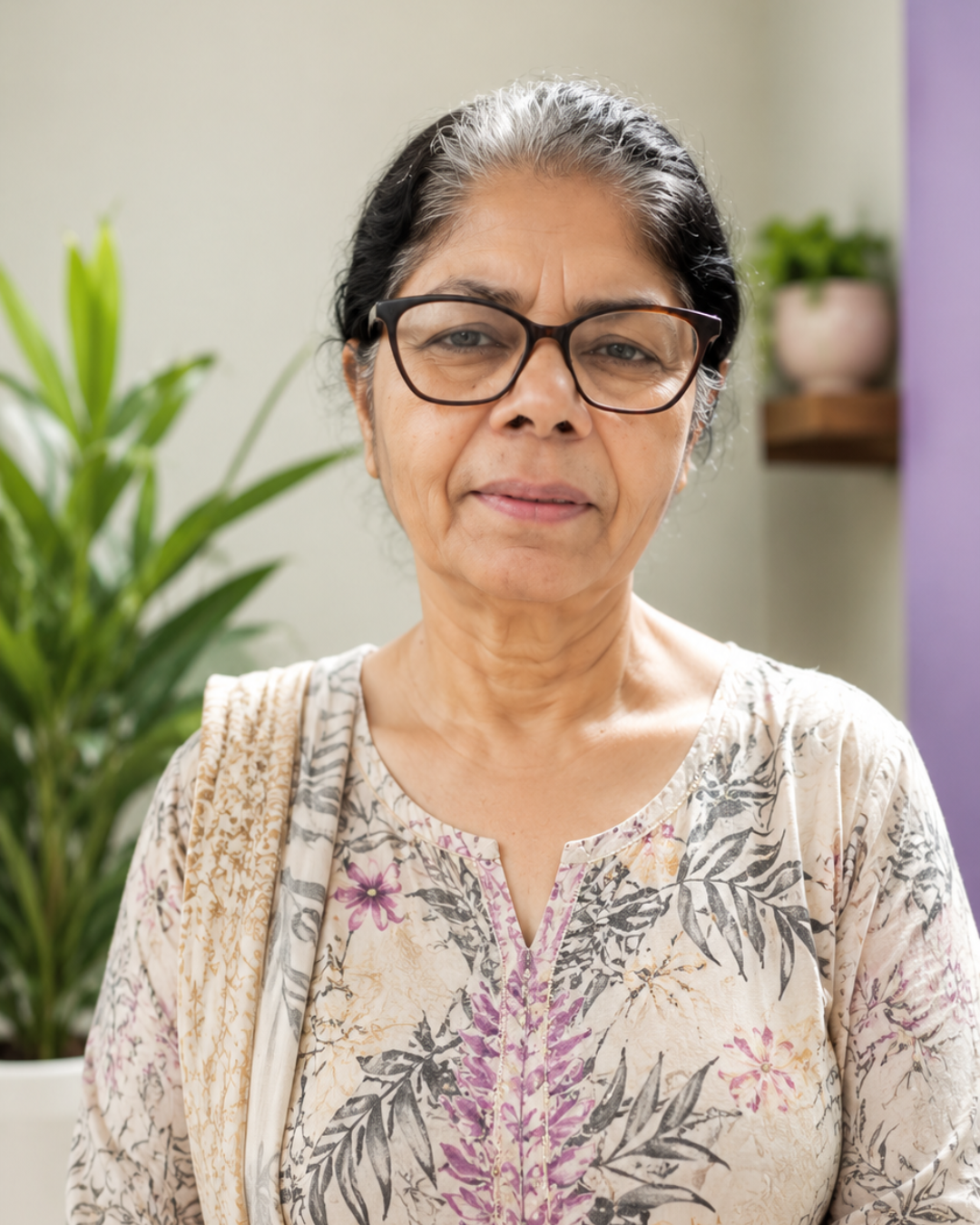 Woman with clear eyesight after practising Shubhvardaan Kriya